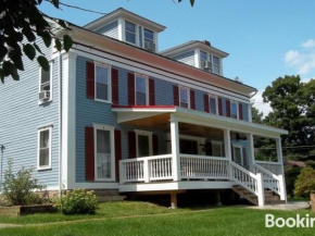 Tin Brook Bed & Breakfast